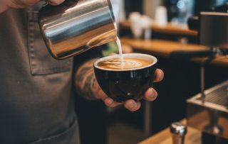Cacao-drankjes: van wellnesshype naar serieuze koffievervanger