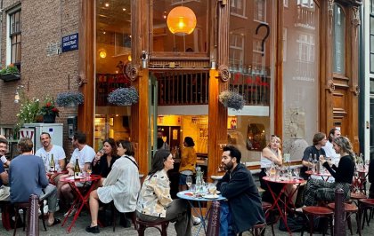 Bij Café R. de Rosa in Amsterdam staat de sociale functie van een café voorop