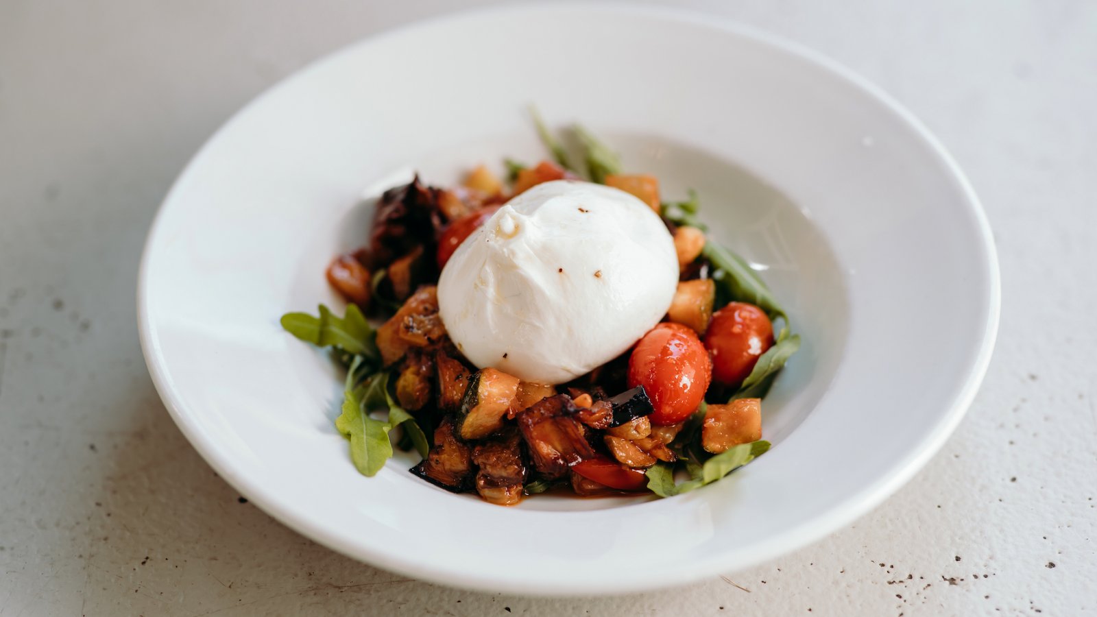 Caponata met burrata