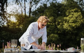De oplossing voor personeelstekort in keukens: trek vrouwen aan