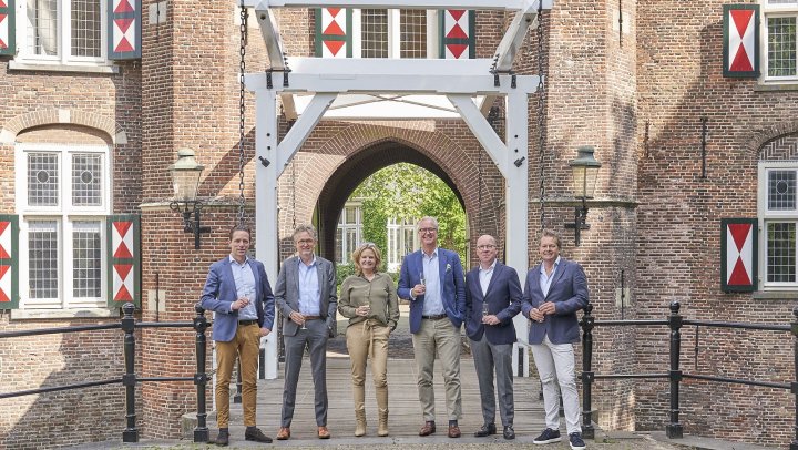 Compass neemt Maison van den Boer over