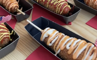 Kruidnotengekte en Corndogs on Tour