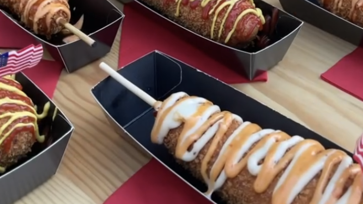 Kruidnotengekte en Corndogs on Tour