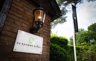 Gooische moeders en Amsterdamse influencers trekken massaal naar De Kromme Dissel*