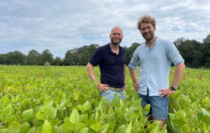 Plantaardige zuivelmaker de Nieuwe Melkboer werpt zich op als bruggenbouwer in de eiwittransitie