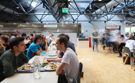Chef-kok Bruno Rossignol zet universiteitscatering in Zwitserland op zijn kop