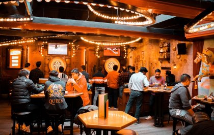 Flight Club in Londen maakt social darts een fun night out voor iedereen
