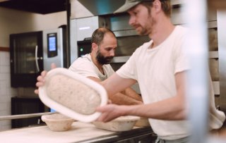 Desembakkerij Fort Negen produceert op één dag zo’n 1.000 kg deeg