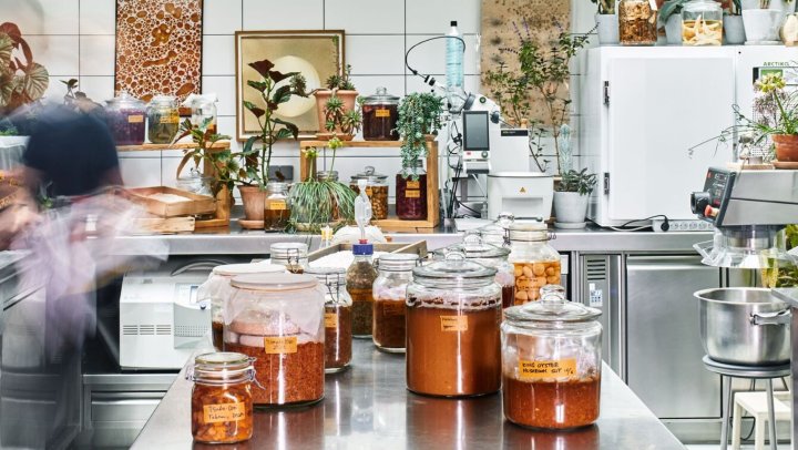 Umami in opmars: steeds meer chefs maken eigen garums en miso’s