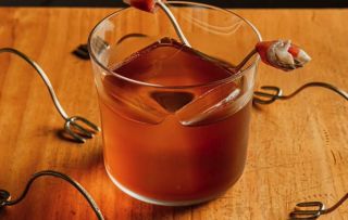 De nieuwe cocktailkeuken: wat Lady Bee uit The World's 50 Best Bars anders doet