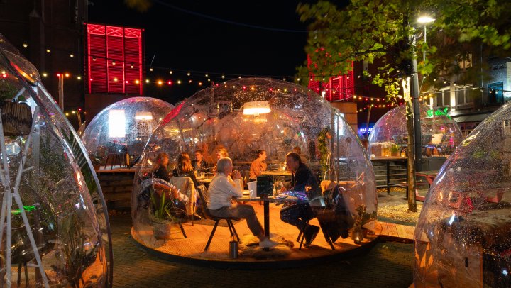 Dineren in een transparante iglo bij Dinner Domes by Thomas in Eindhoven 