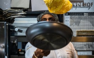 Pannenkoeken** bakken met Soenil Bahadoer