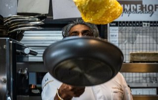 Pannenkoeken** bakken met Soenil Bahadoer