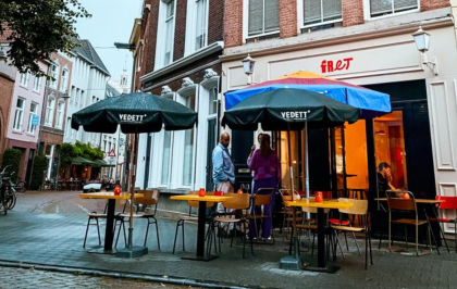 Fret in Den Bosch lijkt in alle opzichten op een reguliere eetbar, maar dat is het niet