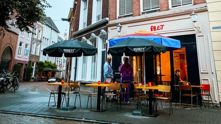 Fret in Den Bosch lijkt in alle opzichten op een reguliere eetbar, maar dat is het niet