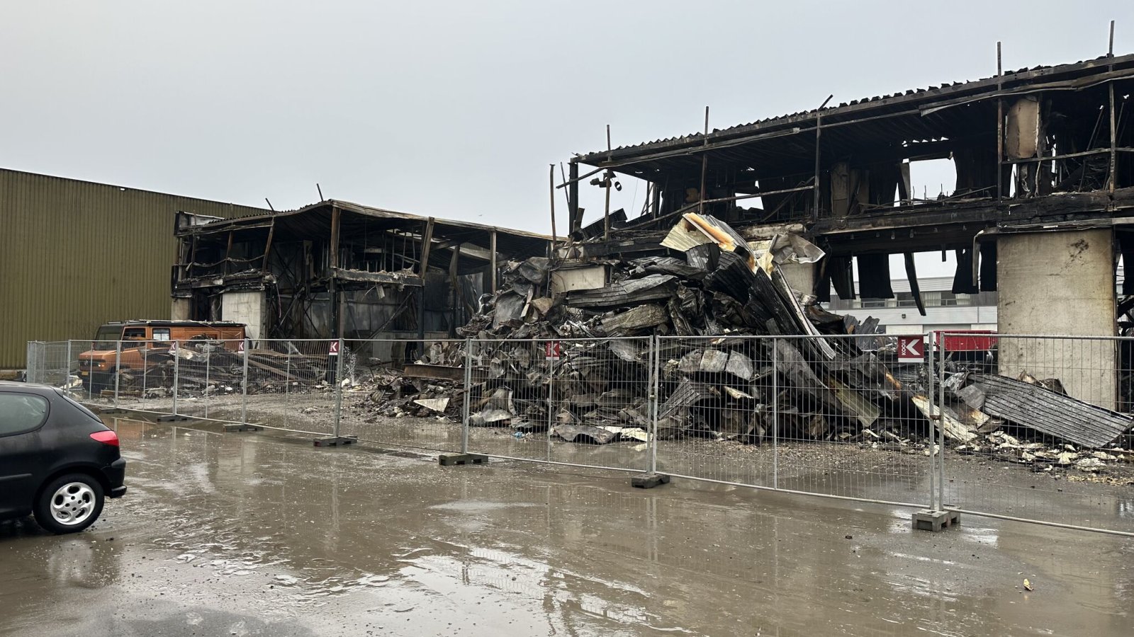 Het pand van Kitchen Republic nadat de brand was geblust