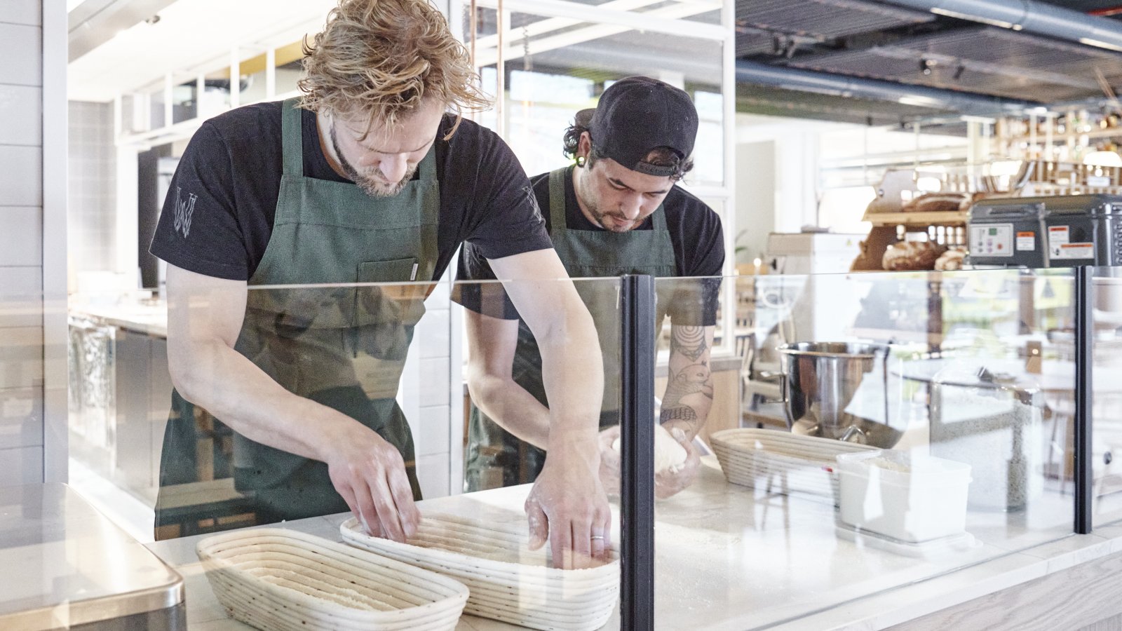 Joris Bijdendijk bakt brood