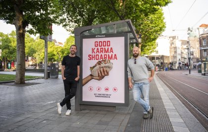 Kater bij festivalcateraar Karma Kebab