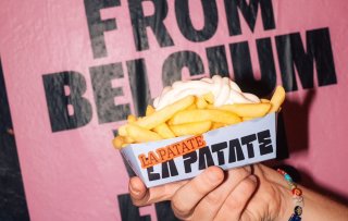 Vlaamse YouTuber Average Rob lanceert frietkotketen La Patate