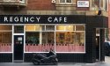 Waarom The Regency Café in Londen al 80 jaar populair is