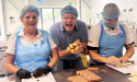 Grootste ambachtelijke worstenbroodjesbakkerij van de wereld ontstond vanuit een faillissement