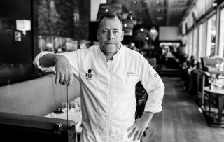 Ron Blaauw opent derde Ron Gastrobar Indonesia en Mooie Boules groeit explosief