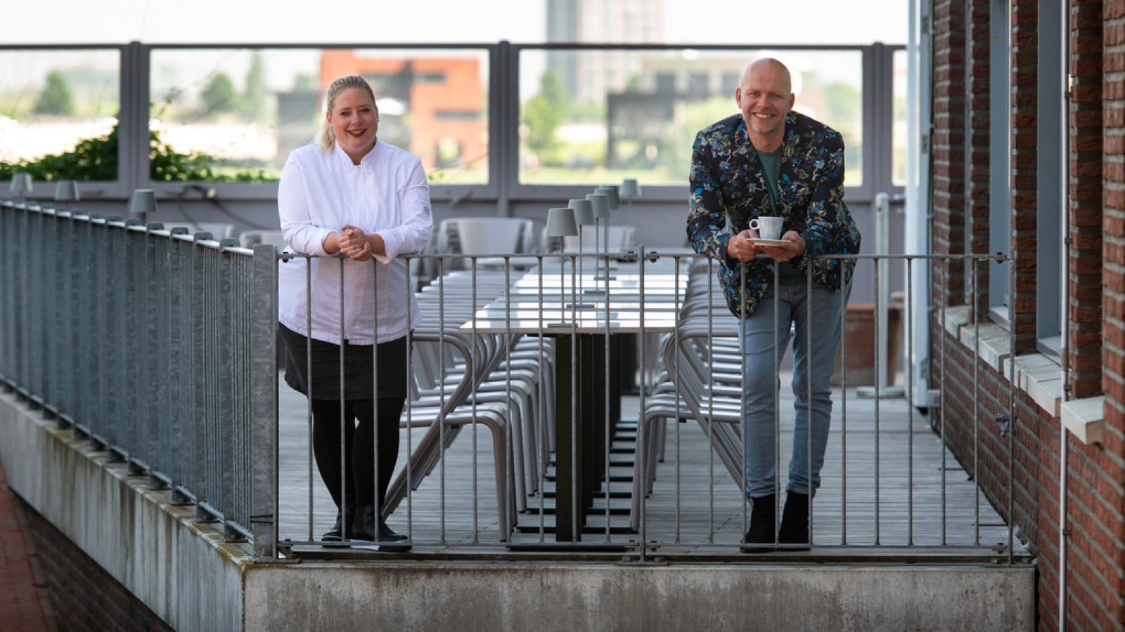 Sibrecht Benning en Sebastiaan Nijhuis op terras