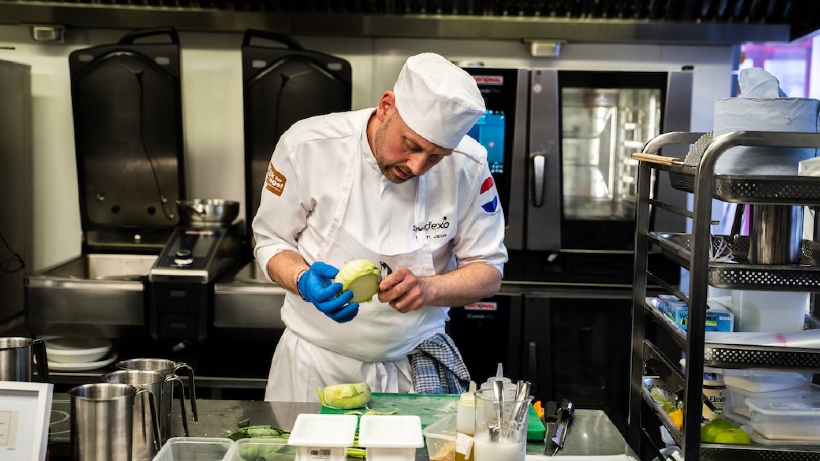 Sodexo-chef Robert Janse bereidt zijn award-winning gerecht