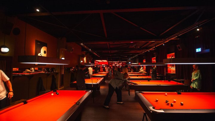 Spin in Amsterdam-West: combinatie tussen poolcafé en listening bar