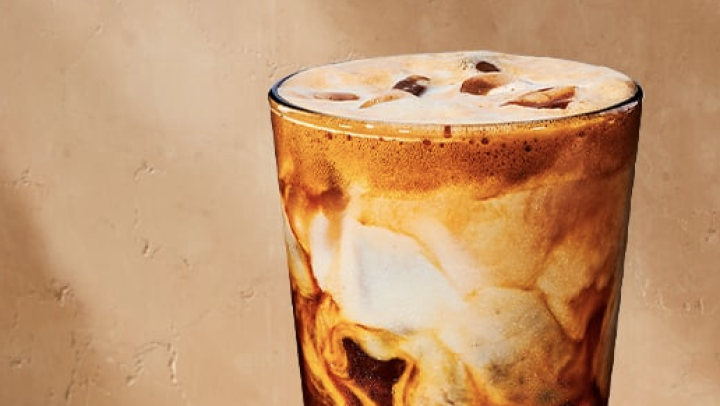 De revolutie van sauzen, crèmes en foams in drinkbare desserts