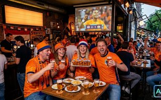 Horecazaken lokken gasten met Oranjekorting tijdens WK Voetbal