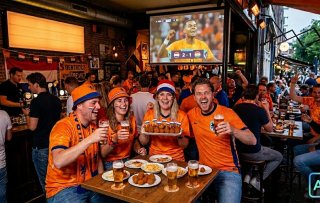 Horecazaken lokken gasten met Oranjekorting tijdens WK Voetbal