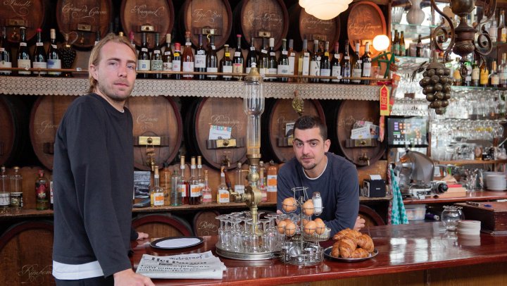 Vier jonge ondernemers nemen een van de oudste cafés van Amsterdam over