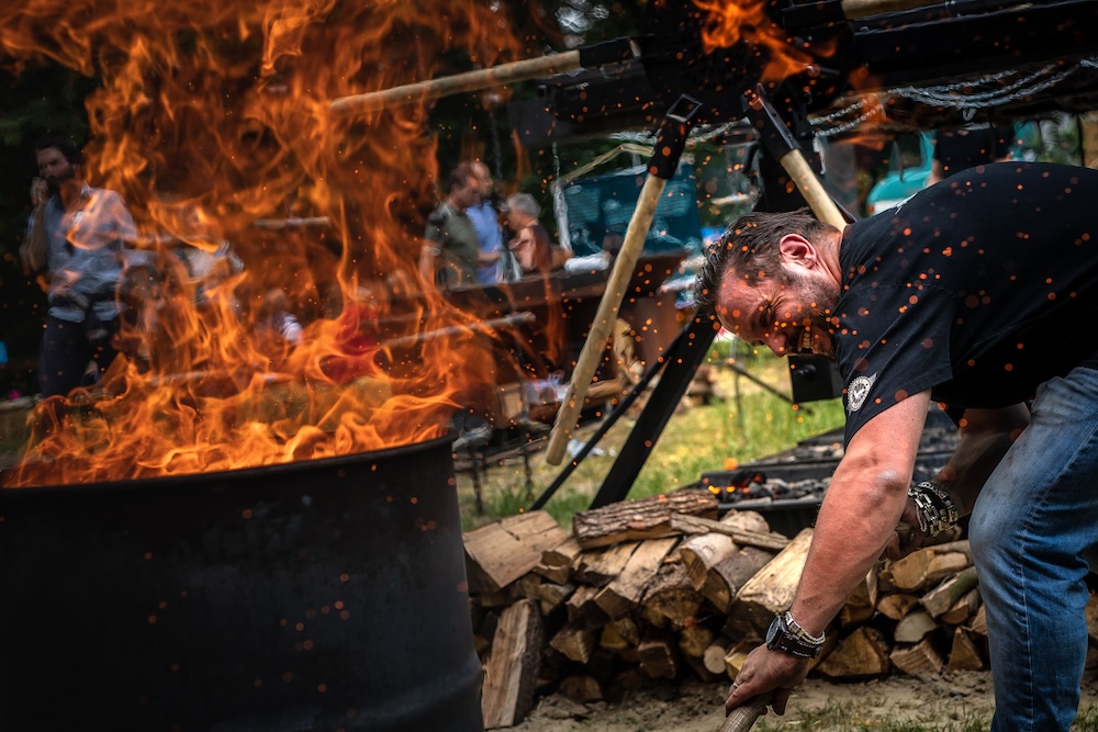 Jord Althuizen in actie tijdens Food Inspiration Outdoor | foto door: Floris Heuer