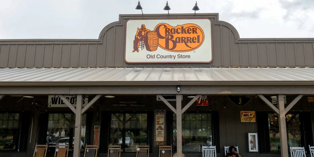 Het logo van Cracker Barrel