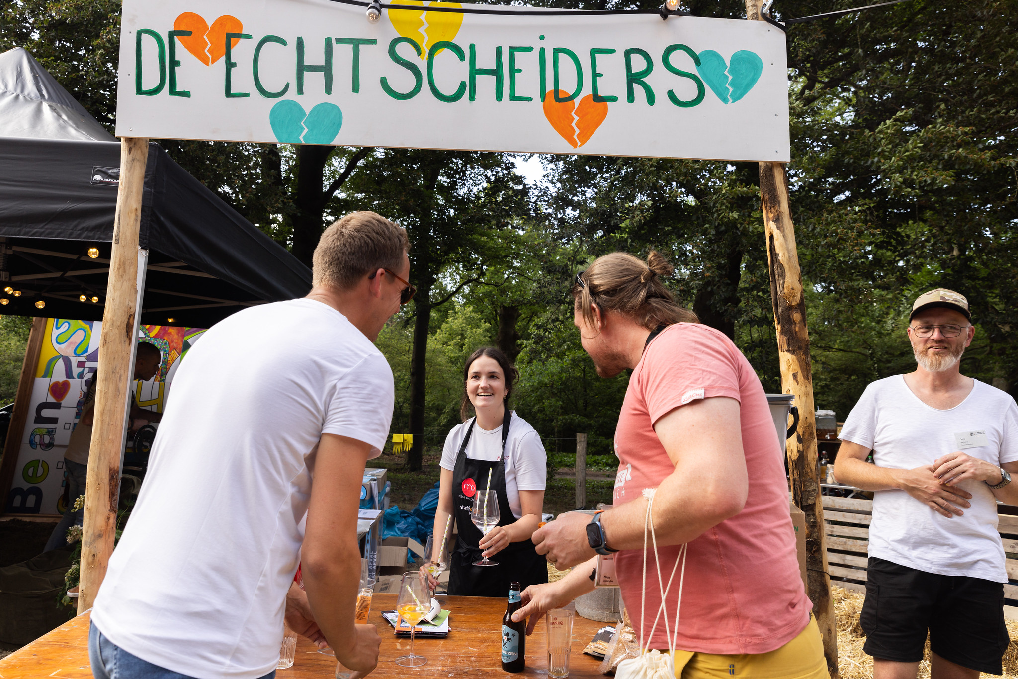 Echtscheidingsstations waren verspreid over het terrein te vinden | foto door: Floris Heuer