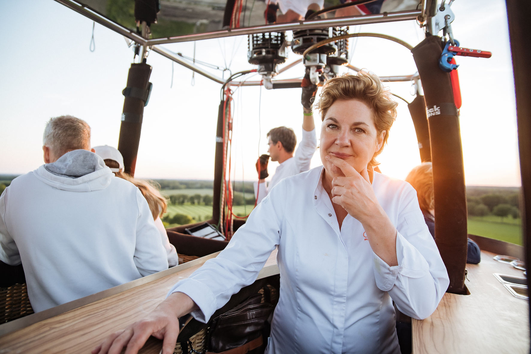 Angélique Schmeinck in haar luchtballonrestaurant CuliAir