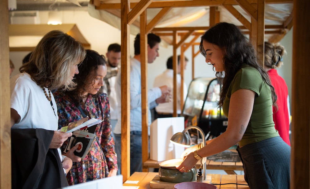 Start-ups konden in hun eigen stand hun productinnovatie demonstreren en laten proeven