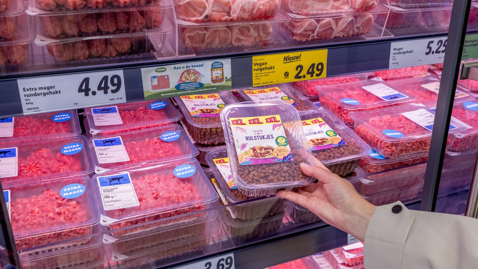 Lidl legde de vega rulstukjes naast het rundergehakt. Foto door: Lidl
