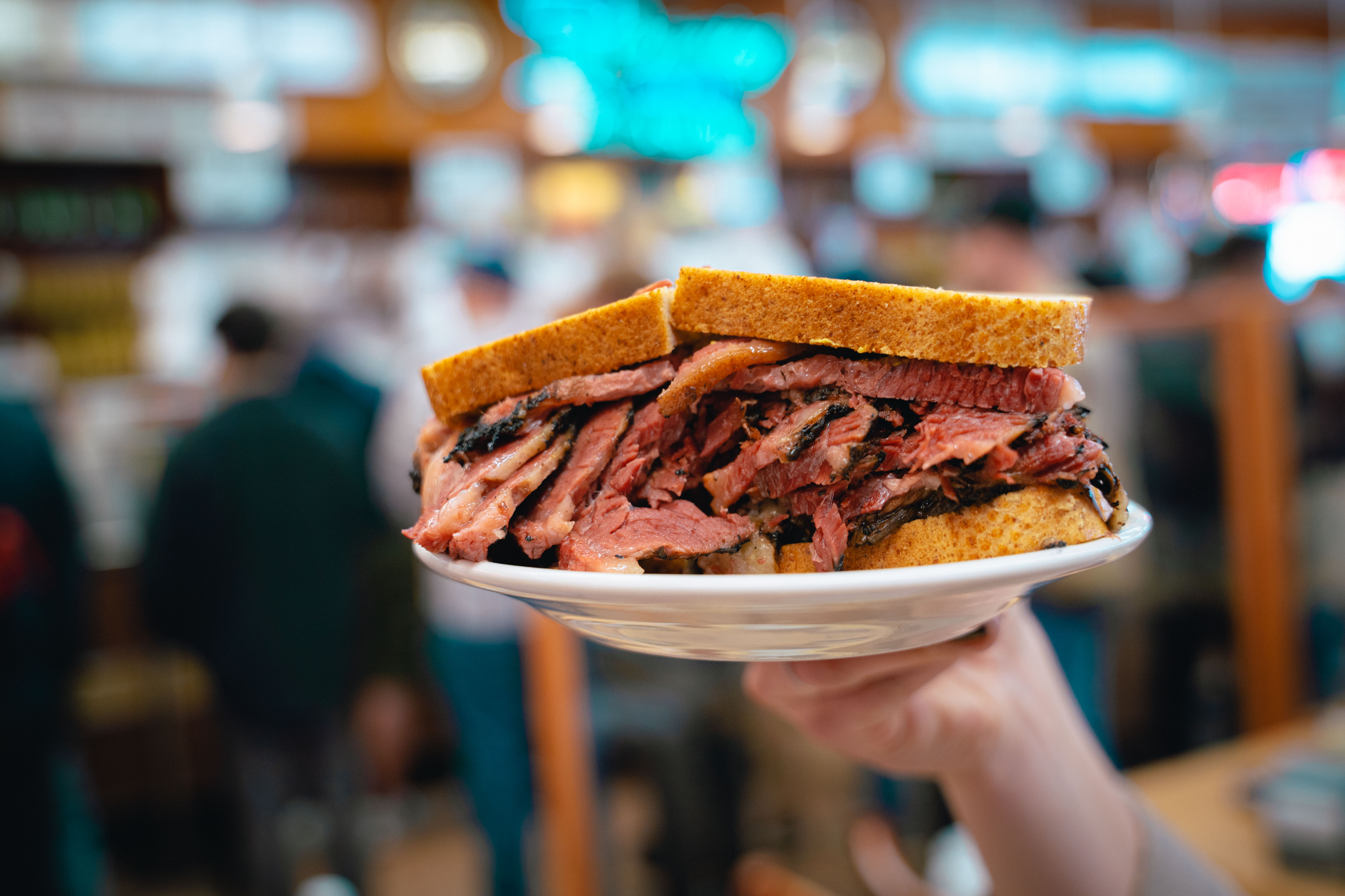 Het broodje pastrami van Katz's Delicatessen