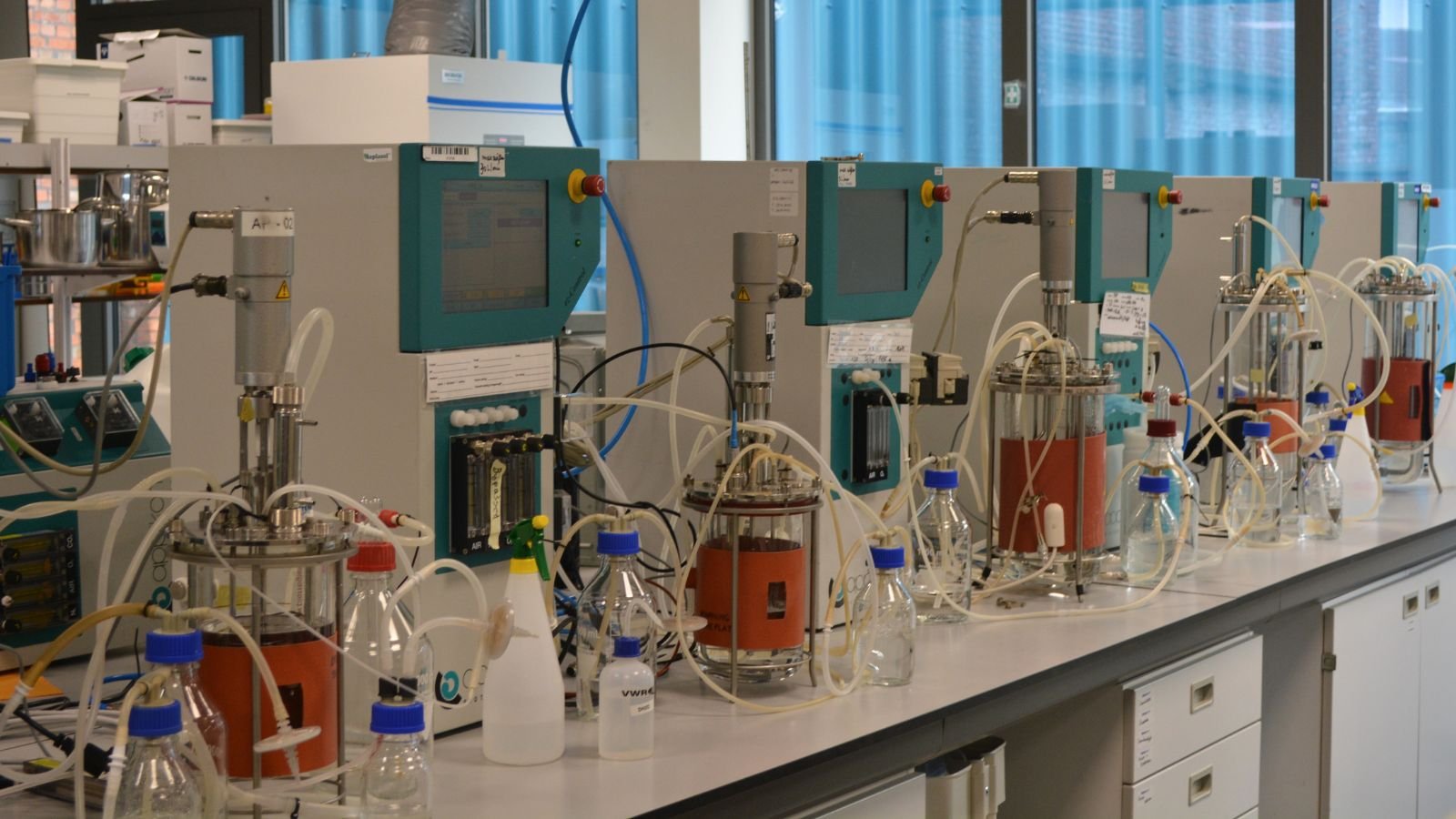 Bioreactoren, lab en keukentoestellen voor ontwikkeling hybride producten | foto door: Biolynx