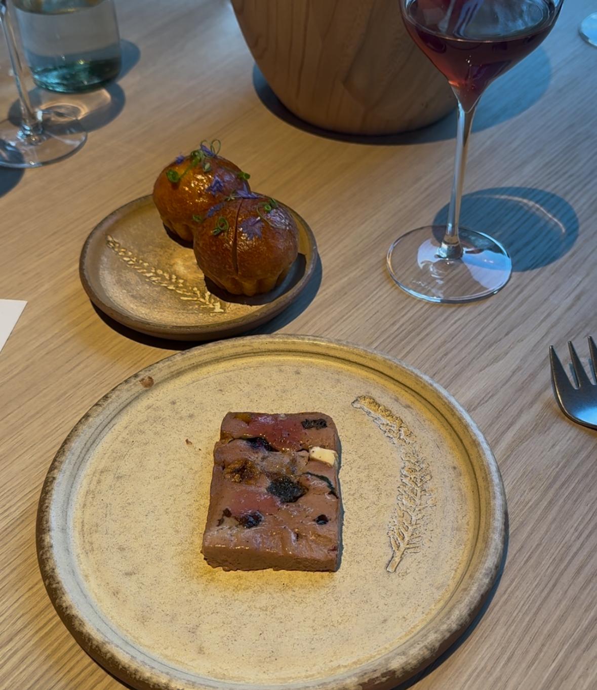 Voedselbos-paté met een brioche