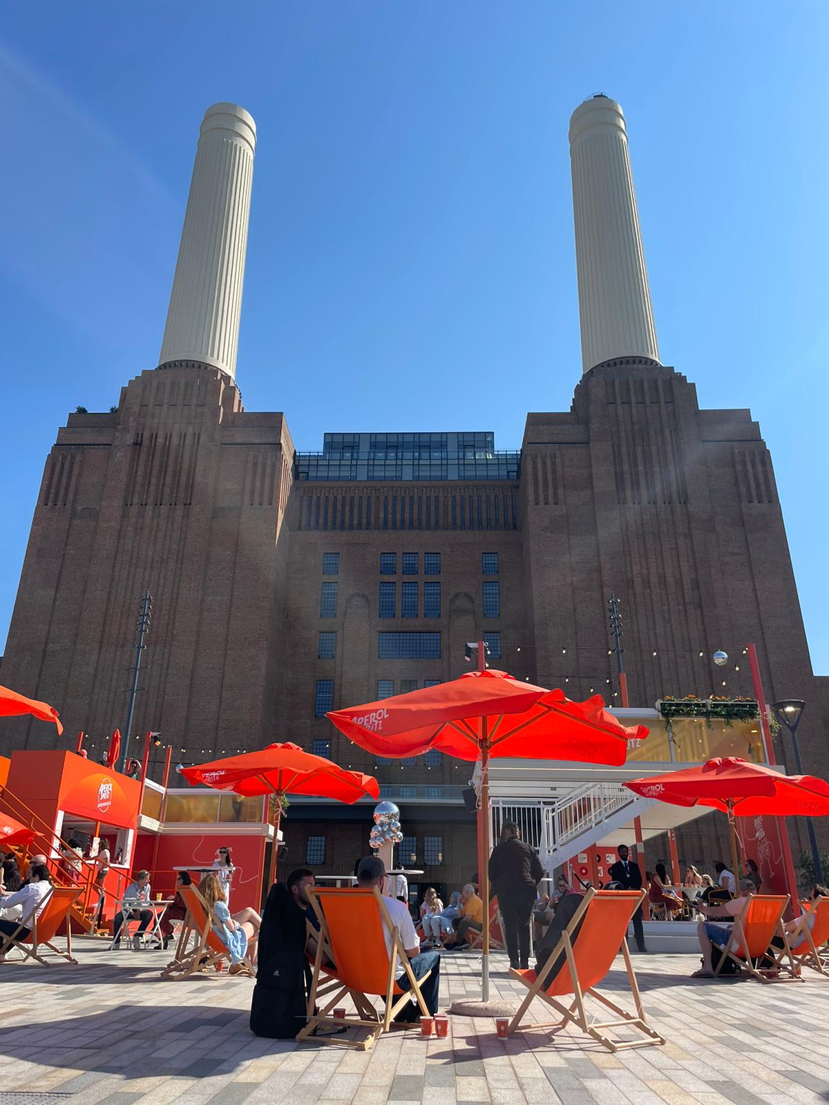 De Aperol Spritz-bar voor het complex