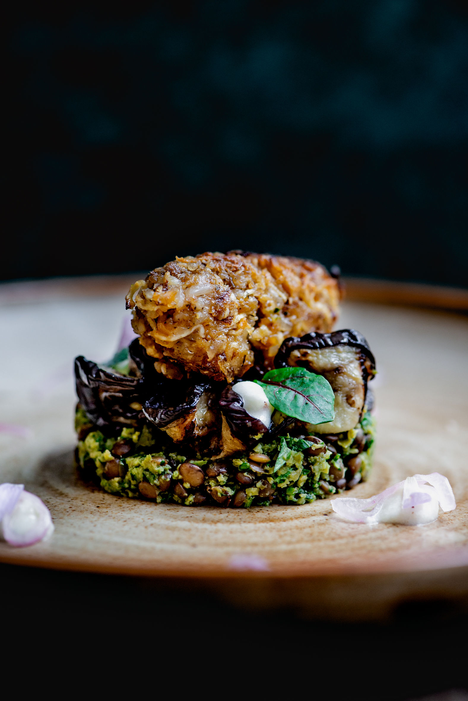 Plant-based gerecht 'knolselderijkofte' van Femke van den Heuvel